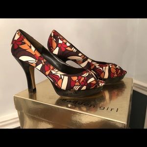 Madden Girl multi colored peep toe pumps